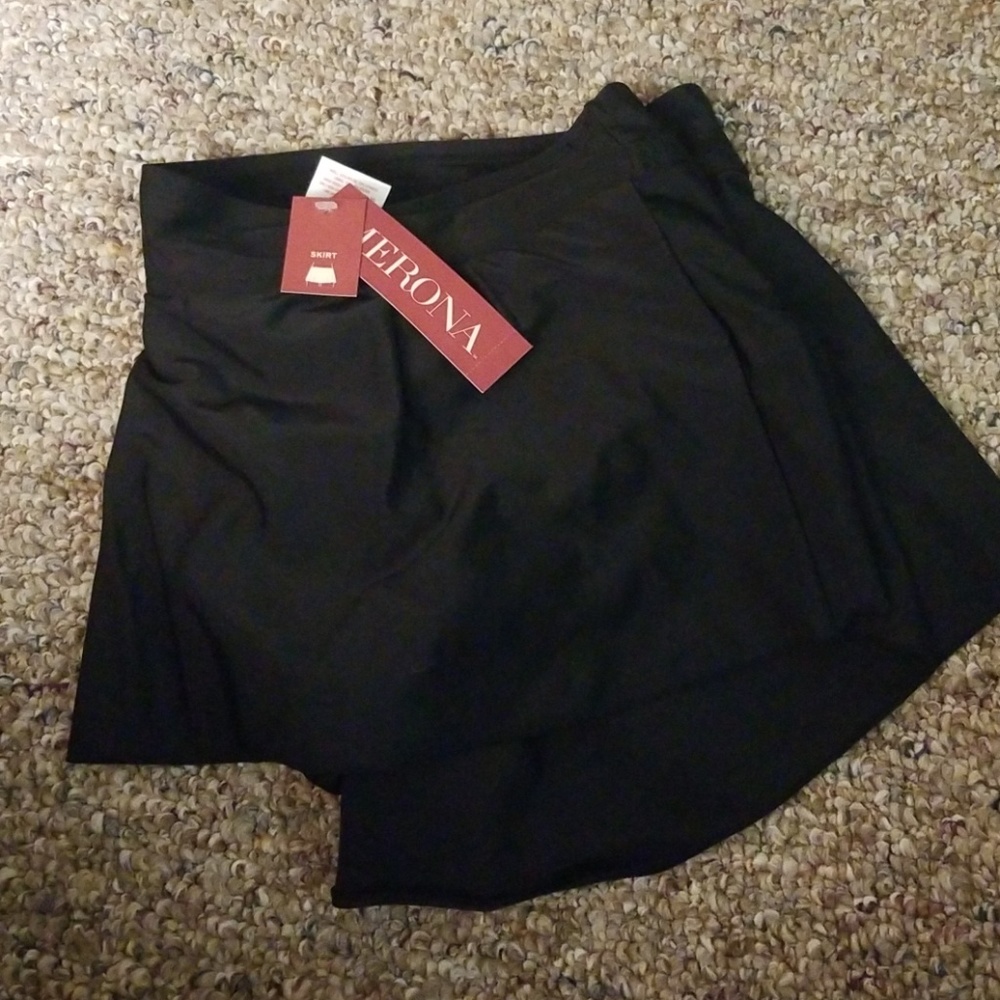 Womens swim bottom. NWT